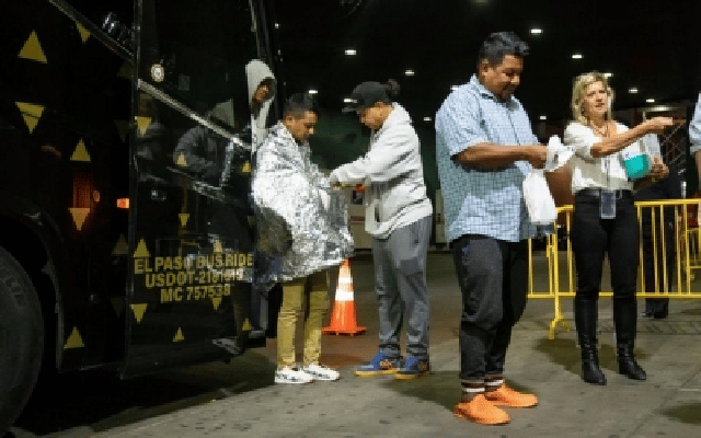 Philadelphia receives bus of migrants