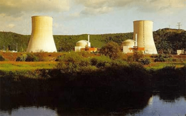 Paris: France mulls extending nuclear reactors' lifespan
