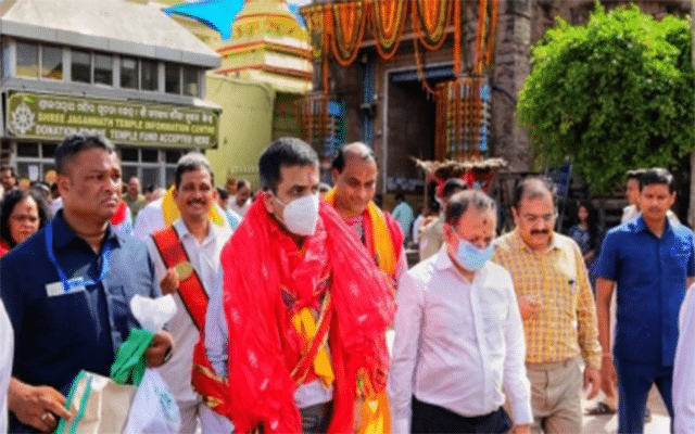Bhubaneswar: CJI Chandrachud visits Jagannath temple