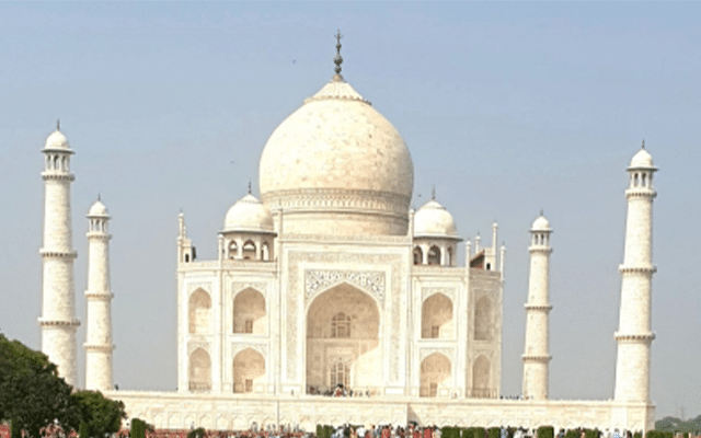 Tourist stopped from offering ‘namaaz’ at Taj Mahal